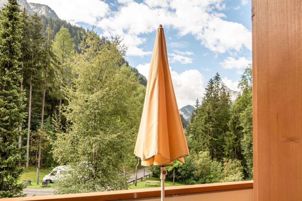 Typically Swiss Hotel Ermitage Kandersteg Exteriör bild